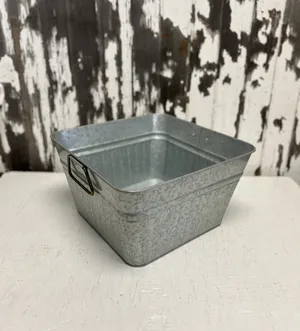 GALVANIZED: Square tub