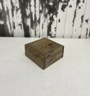 VASE: Wood square box