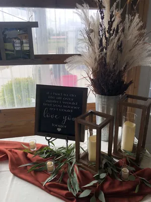 CENTERPIECE: Wood lantern or floral stand 16