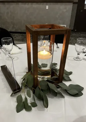 CENTERPIECE: Wood lantern or floral stand 12