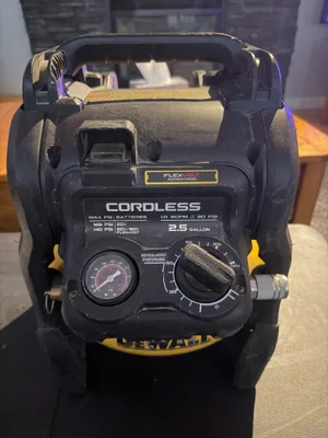 Air Compressor 20V DCC2520B