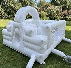 Brincolin inflable blanco mediano con puente (B11)