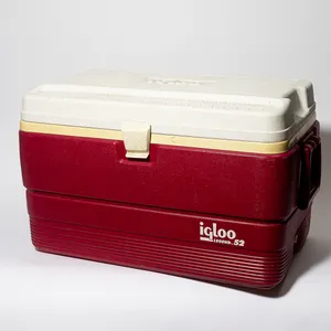 Vintage Red Igloo Legend 52 - 