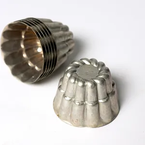 Bakeware: Individual Aluminum Dessert Molds 