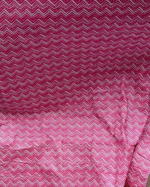 Fuchsia Pink and White Zig-Zag Chevron Patterned Tablecloth