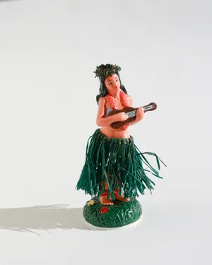 Tiki Islands Hawaiian Dashboard Nodder Hula Girl with Natural Grass Skirt
