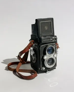Vintage Twin Lens Reflex Camera Vintage Technology 1960 Yashika 24