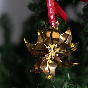 Gold Pointessa with diamond center
