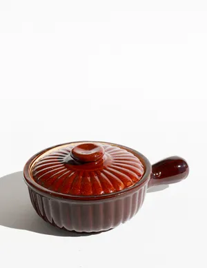 Vintage USA Pottery lidded and handled soup crock or bowl.