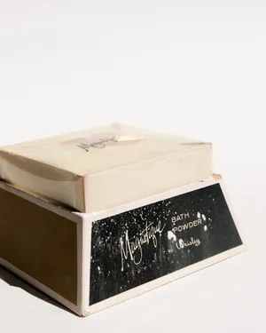 Magnetique Bath Powder Vintage, antique
