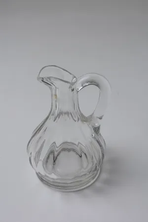 Clear Ribbed Decanter Oil and Vinegar