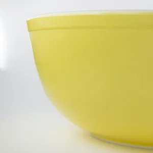 Kitchen Bakewarel: Large Round Yellow Pyrex Mixing Bowl - 10.5