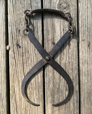Antique Rusty, Rustic Metal Ice or Hay Grabbers