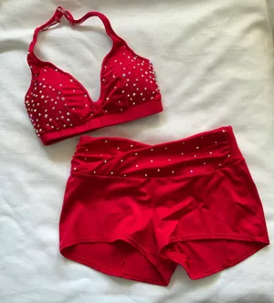 Custsom Red Sm top/med short