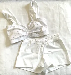 Custom White size small