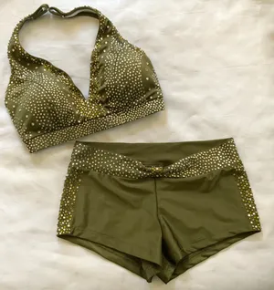Max Bling Army green med top/Small shorts