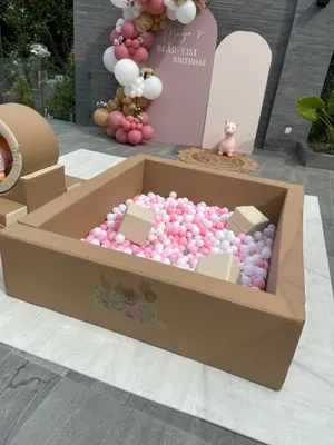 Beige ball pit 5x5 feet 