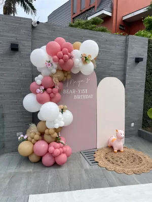 Standard double arch backdrop (BACKDROP/PICTURE AREA)