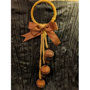 HC10 Acorn bell hanging