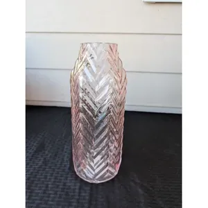 V10 Tall blush vase