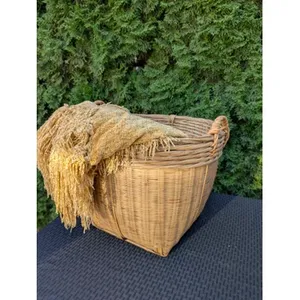 BBP4 Large tan wicker basket