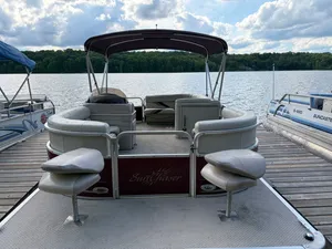 20-ft. Cruiser Pontoon 60HP 