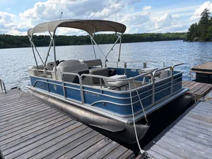 18-ft. Fishing Pontoon 