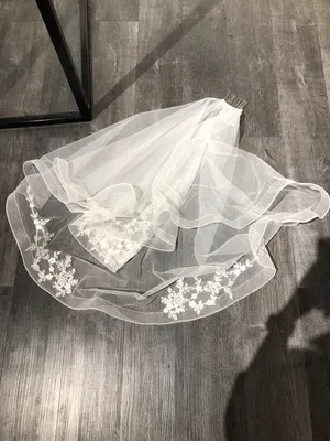 S05AAT 0761 - Horsehair flower lace short veil with comb