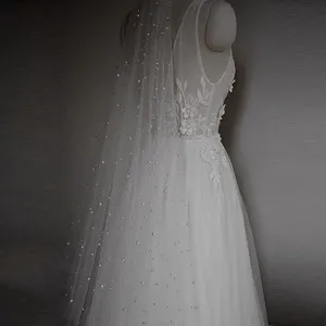 S05AAT 0764 - Single layer pearl long veil with comb