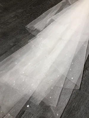 S05AAT 0663 - Beaded short medium veil
