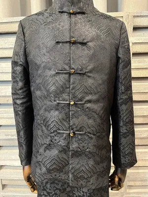 S05AAT 1326 - male kua Black mountain motif top L XXL