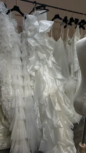 S05AAT 1345 Satin ruffle train