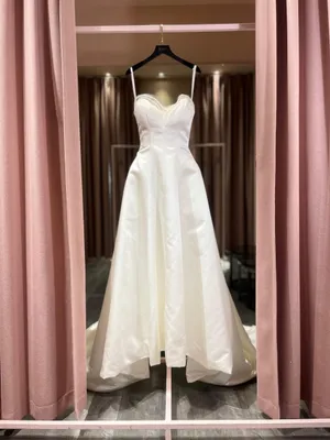 0940 - Line sweetheart satin A line