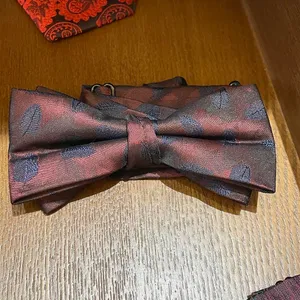 S05AAT 1482 Red Based with Blue leaves bow tie