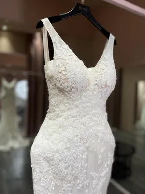 S05AAT 0490 - Mable Chan v neck mermaid flower lace