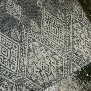 Aztec Patterned Carpet 2mx3m