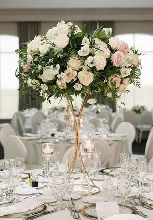 Signature Gold Flowers Stand