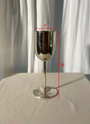 Calici da vino metallici