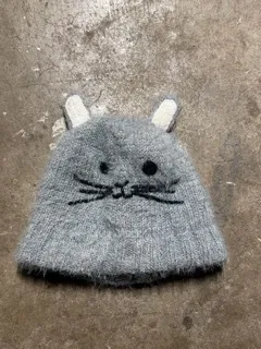 One size: Mouse beanie