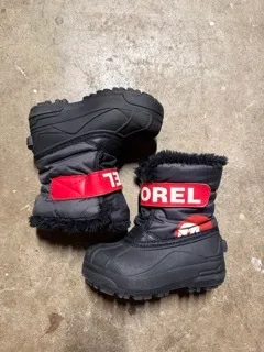 10T: Sorel (Black + Red)