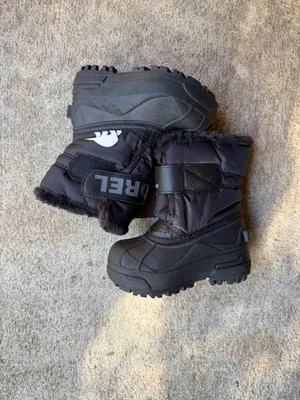 7T: Sorel, Black w/black fur liner
