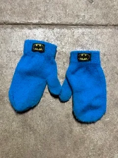 0-12m: Batman gloves