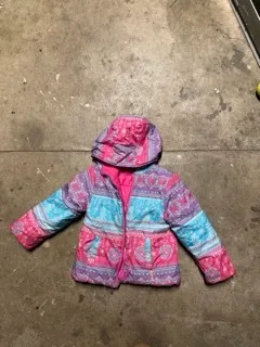 4T: Pacific Trail (Pink and blue snow pattern)