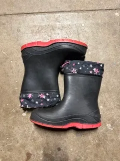 Size 1: Black w/Pink soles