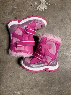 12T: Airwalk Pink w/Pink Fur Boots
