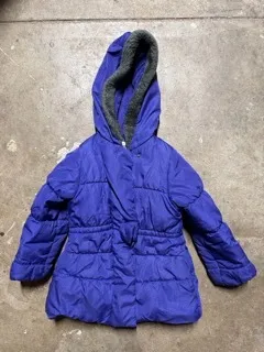 5T: Oshkosh w/fur liner (purple w/dots)