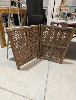 SCREEN - TABLETOP WOODEN UNIQUE SCREEN PHOTO DISPLAY