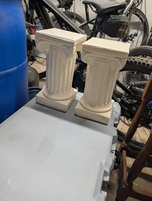 TABLE DECOR - WHITE CERAMIC COLUMN PILLAR