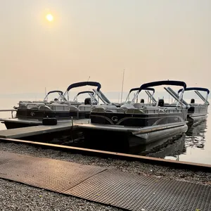 8-Passenger Pontoon Boat (4 1/2 hours)