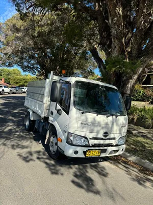 2017 Hino 300 Tipper